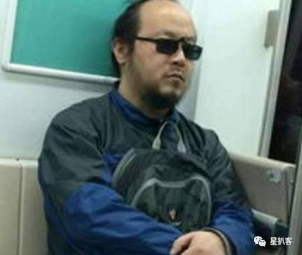 窦靖童孝顺,窦靖童照片被夸有个性