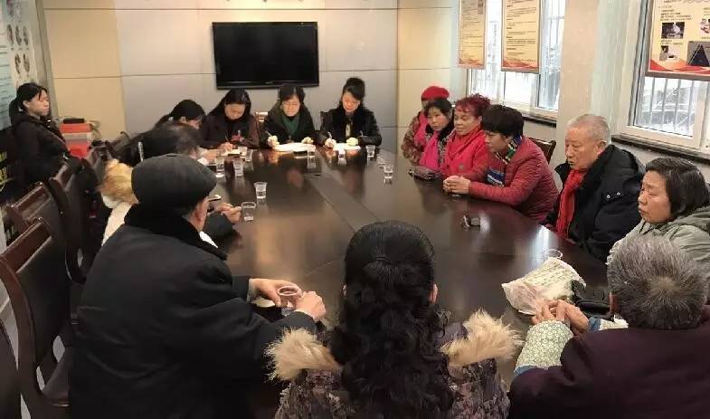 人大代表讨论社区民生服务实事,人大代表关于社区的意见建议