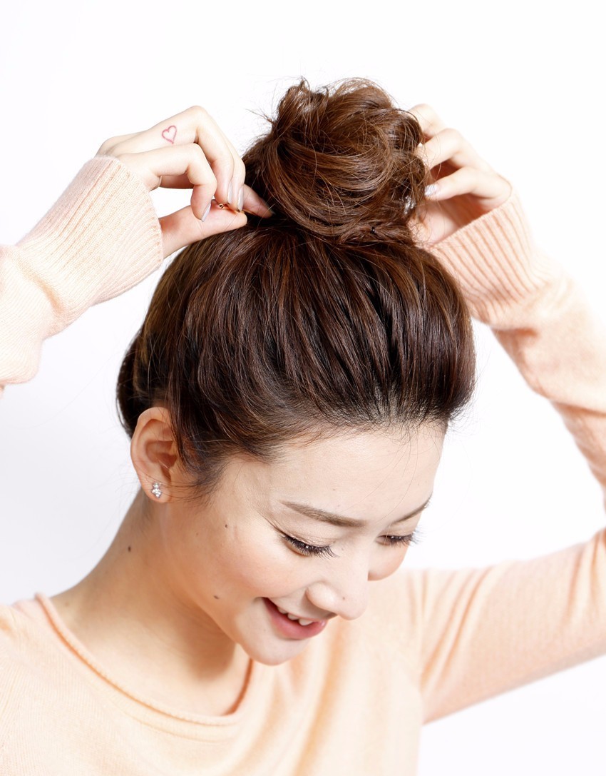 看十元妹子变身校对女孩，一天10+梳发造型，你也可以轻松学