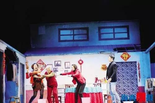 看完《守岁》，你给家里打电话了吗？