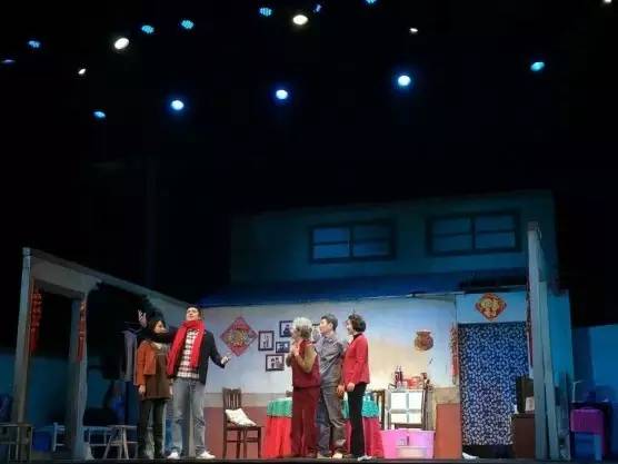 看完《守岁》,你给家里打电话了吗?