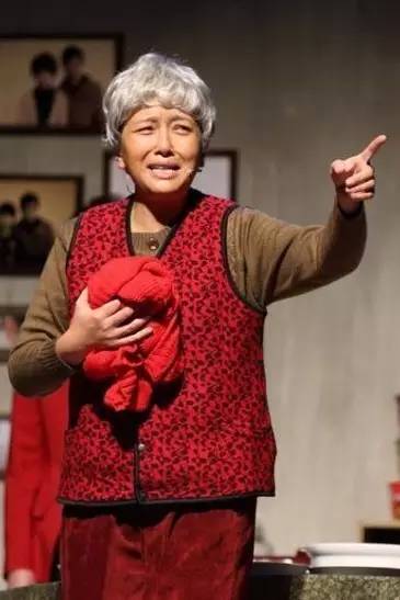 看完《守岁》,你给家里打电话了吗?