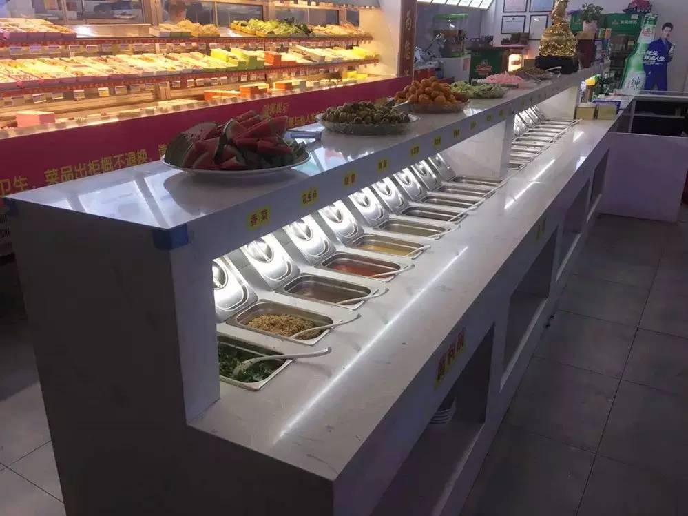 蚌埠这家店真奇怪，吃饭要看颜色，还送苹果笔记本电脑和爱疯七……