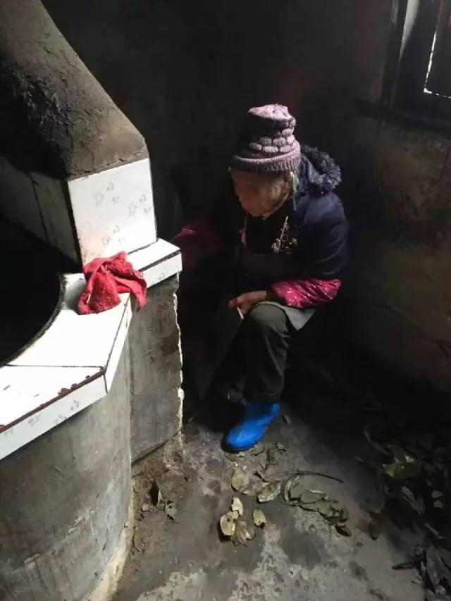 手机里最值得你怀念的照片,怀念手机里仅存最珍贵的照片