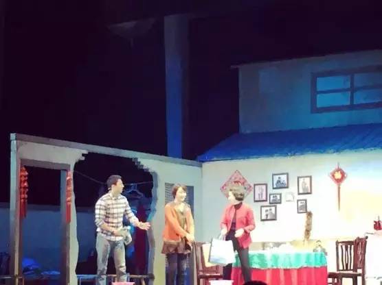 看完《守岁》,你给家里打电话了吗?