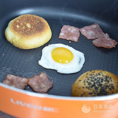 利仁多功能电饼铛汉堡,五分钟直接搞定的美食汉堡