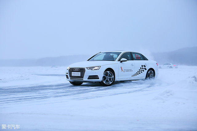 奥迪a4lcvt变速箱试驾视频,22款奥迪a4l豪华动感型试驾