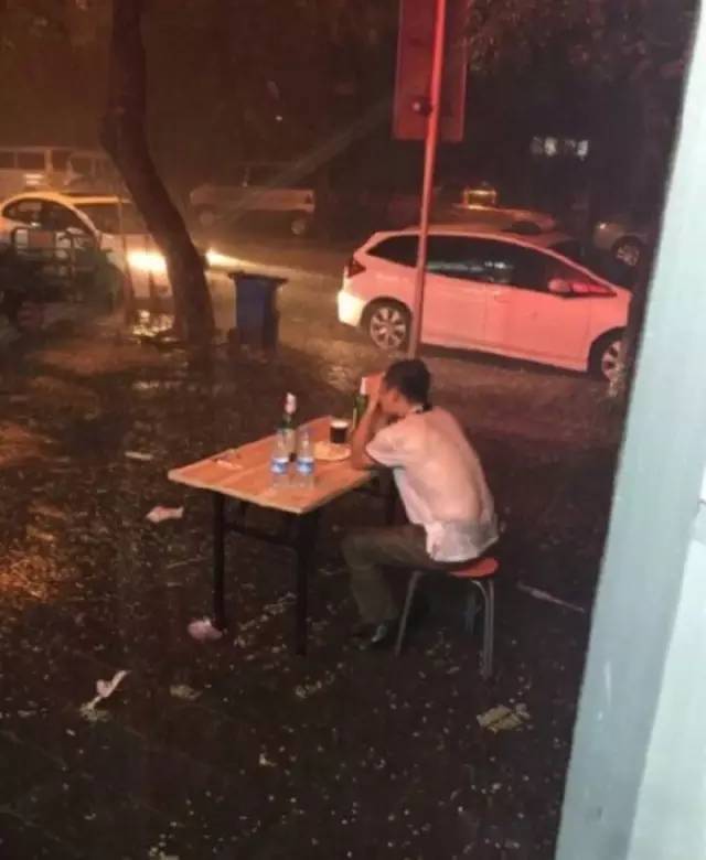 手机里最值得你怀念的照片,怀念手机里仅存最珍贵的照片