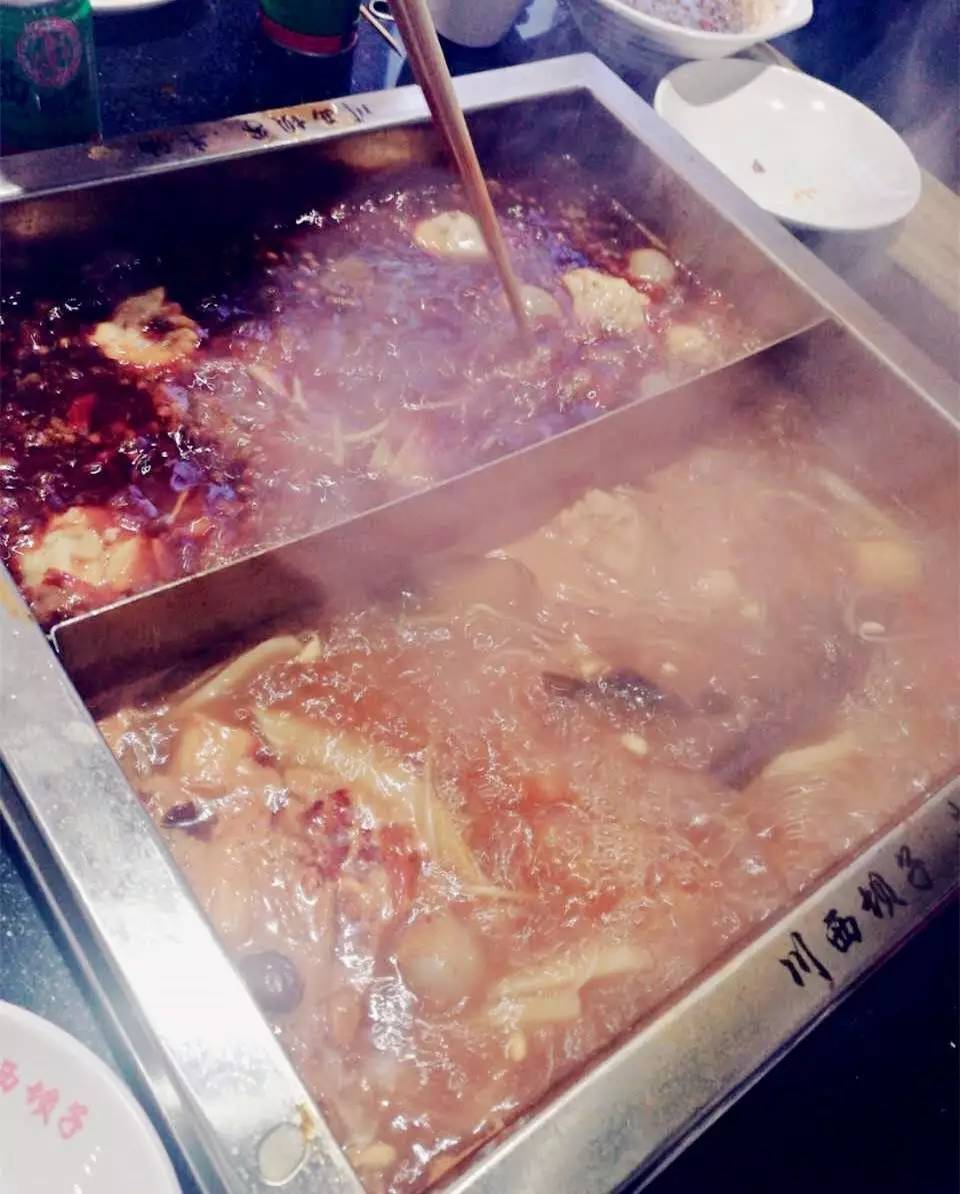 蚌埠这家店真奇怪，吃饭要看颜色，还送苹果笔记本电脑和爱疯七……