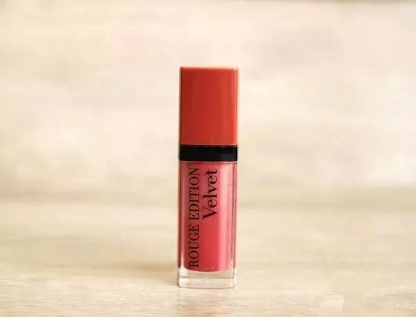 我的化妆包里面有什么,我的化妆包完整版