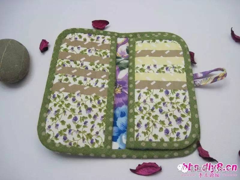 「百合幽兰」一款今年最流行草木绿色超多卡位的钱包教程,你来不来学?