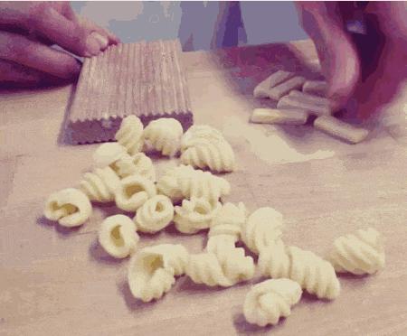 过年回家前，我准备天天慵懒性感地吃碗面