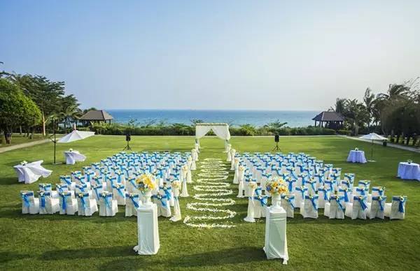 「资讯」亚龙湾红树林荣获2016中国旅游饭店业优秀企业称号，荣膺携程网年度多项大奖！