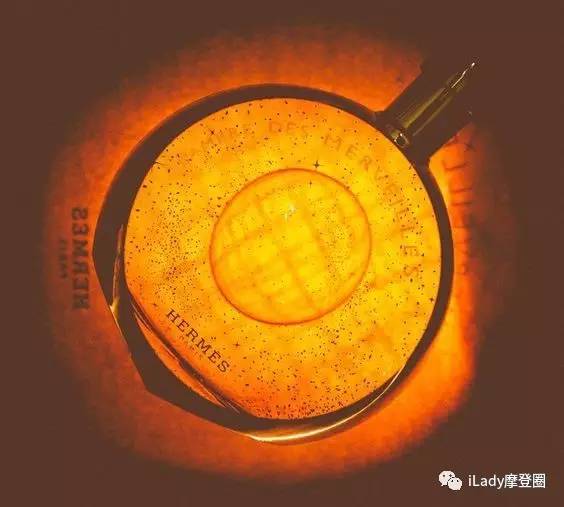 10款适合冬天的香水暖得像个拥抱 (适合秋冬的香水推荐淡香)