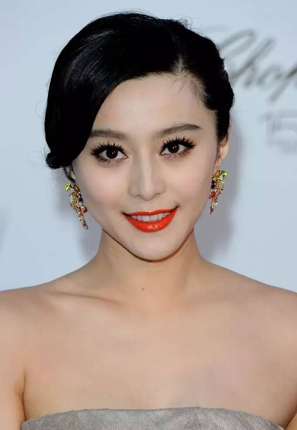 大红唇特别显老,大红唇真的很考验气质