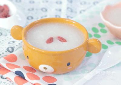 冰糖雪梨银耳糖水,银耳雪梨浆做法