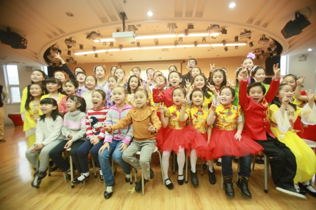 琴韵绕梁童心飞扬——青岛市妇儿活动中心古筝专业汇报演出侧记