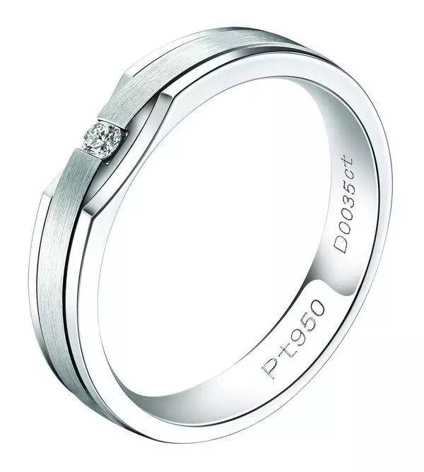 独家！杭州一女士投诉老凤祥“10元锆石”当“钻石”卖！