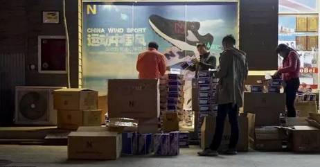 揭秘假鞋鬼市,莆田正品鞋鬼市