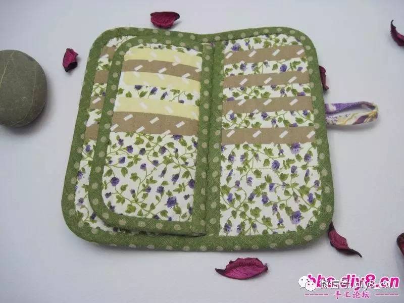 「百合幽兰」一款今年最流行草木绿色超多卡位的钱包教程,你来不来学?