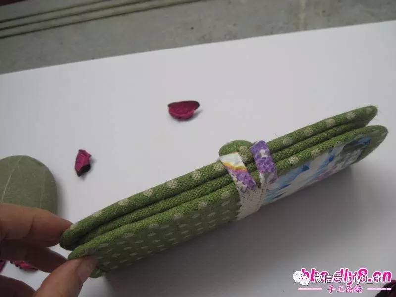 「百合幽兰」一款今年最流行草木绿色超多卡位的钱包教程,你来不来学?