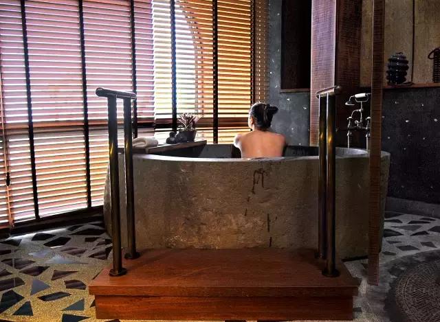 楦熷发搴﹀亣閰掑簵浣撻獙,闅愯棌鍦ㄥ師濮嬫．鏋楃殑娴峰崡楦熷发閰掑簵