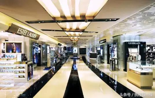 免税店“*规则潜**”：免税和退税，哪个更便宜？免税还可以再退税！