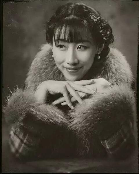 只有那花一般的梦，拥抱着夜来香