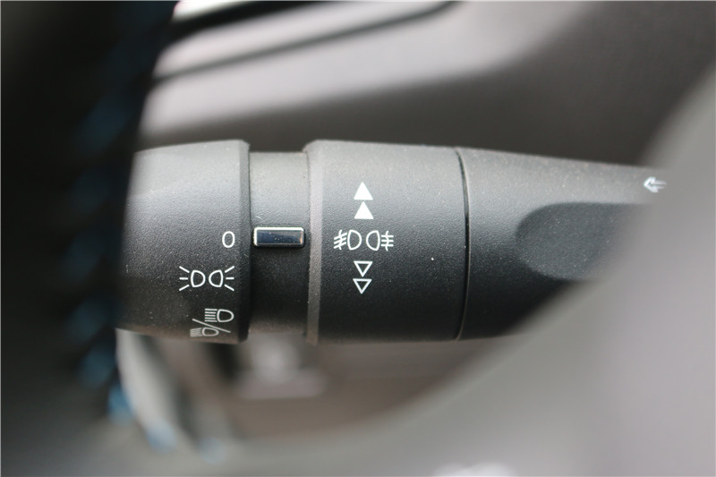 标致308改畅影10.2寸横屏机,2017就这么任性