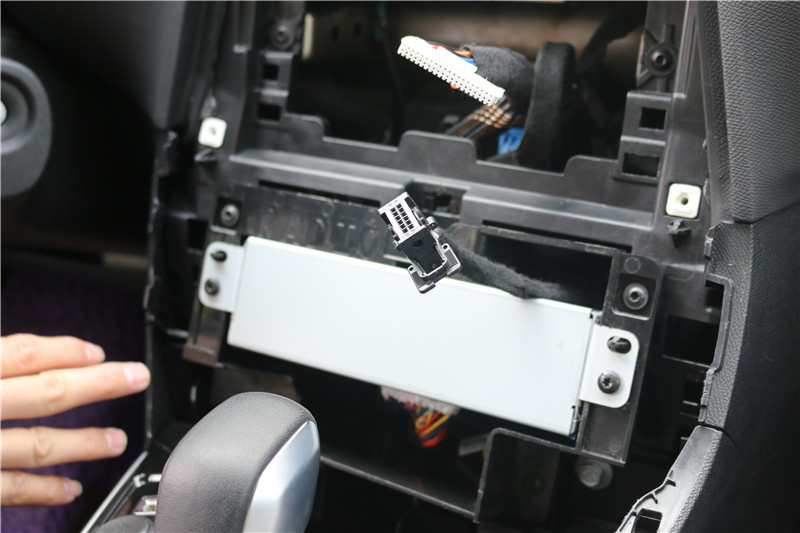 标致308改畅影10.2寸横屏机,2017就这么任性