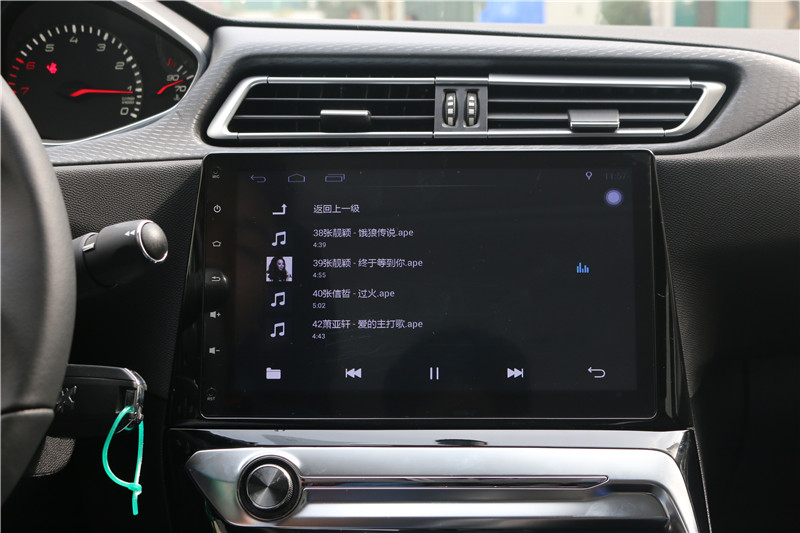 标致308改畅影10.2寸横屏机,2017就这么任性