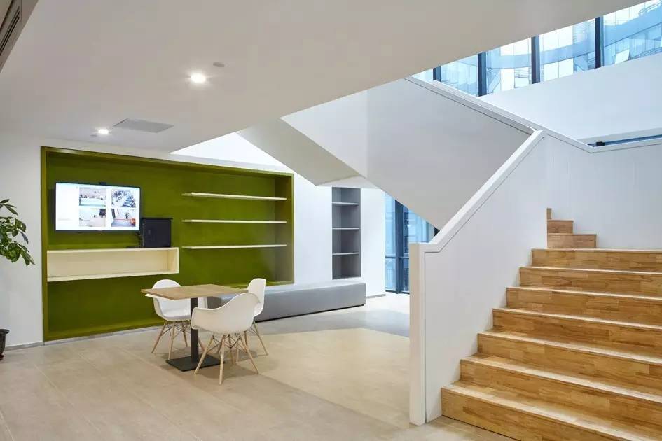 现代办公楼设计高级感,珠海现代简约办公楼会议室装修