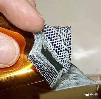 卫星上黄色膜是什么,卫星表面金色薄膜