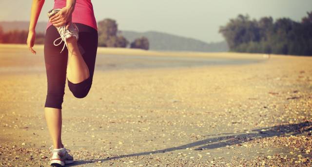 跑后正确拉伸动作教程避免粗腿,如何短跑后拉伸