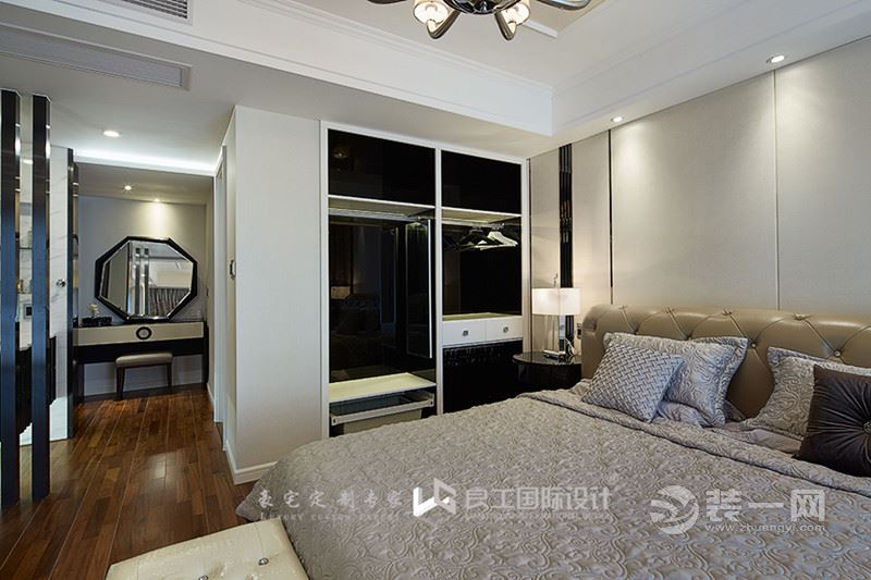 乍一看黑乎乎一片类似何以笙的家杭州江南文苑大户型装修