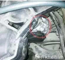 君越发动机故障灯亮行驶一切正常,19君越发动机故障灯亮是什么原因