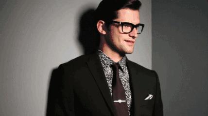 怎么挑眉比较帅,挑眉怎么练男生