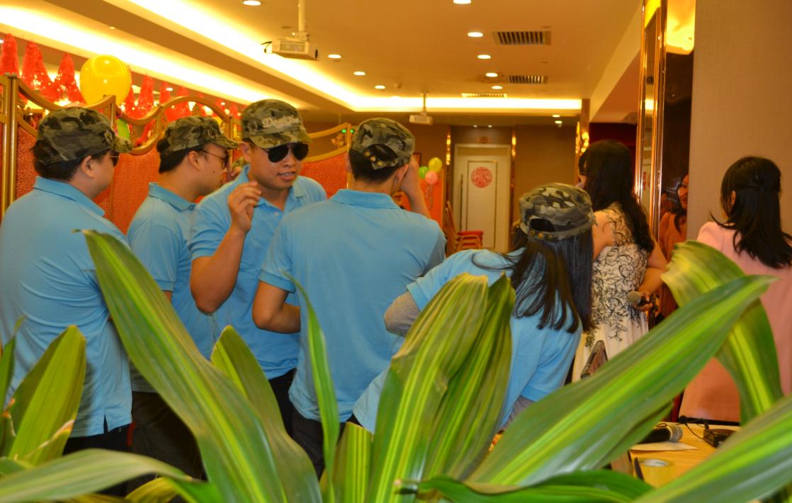 iphone7奖优秀员工不豪，42张图看爱唯2017年会