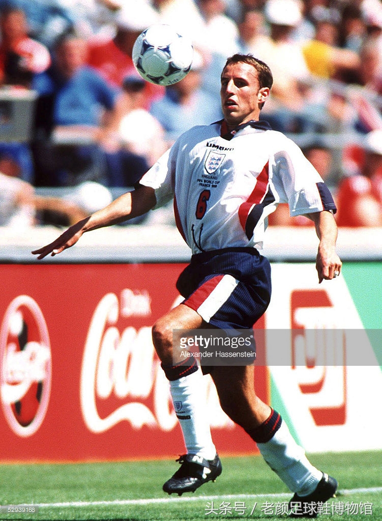 门外汉nb踏入足球市场是自找没趣？其实它也是30年球鞋老司机