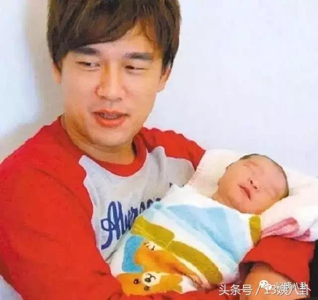 他温文儒雅，为演戏自掏腰包重金置装，更拒绝《爸爸去哪儿》邀请