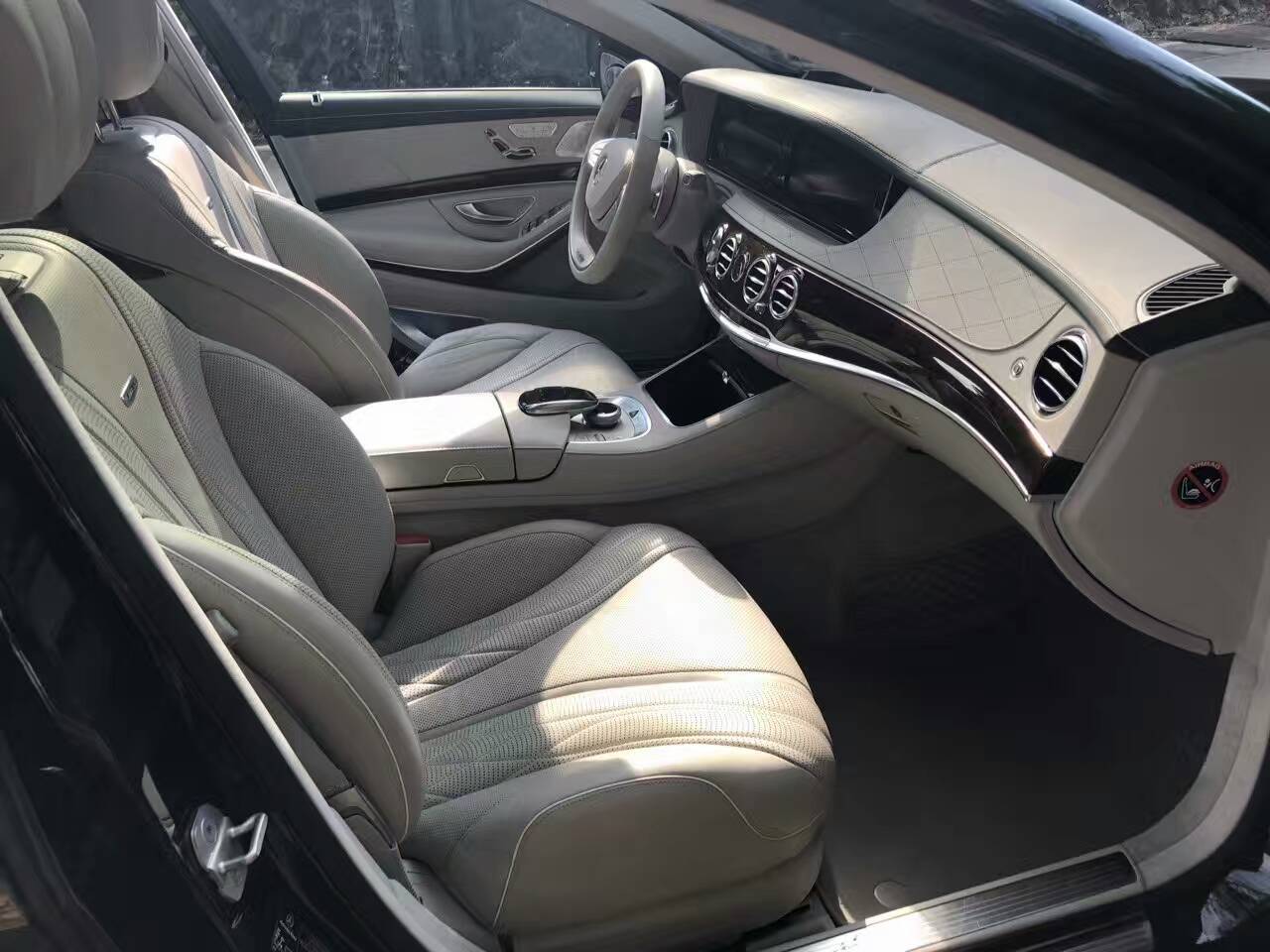 西装暴徒2020款全新奔驰s63amg,奔驰s65amg典藏版西装暴徒