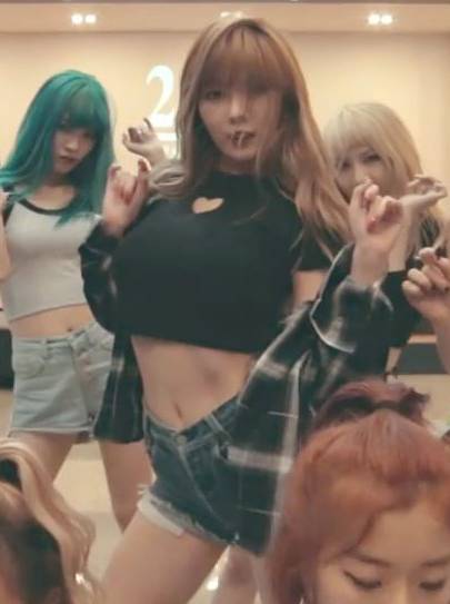 泫雅iu同款外套,泫雅iulisa都穿的牌子