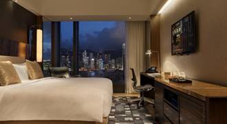 春节酒店贵得离谱,春节出游订酒店难