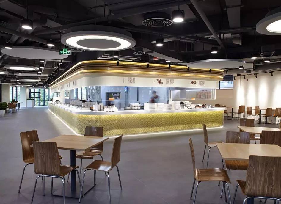 现代办公楼设计高级感,珠海现代简约办公楼会议室装修