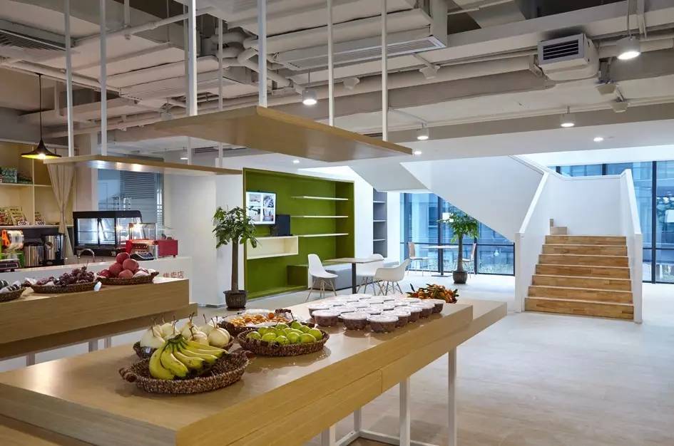 现代办公楼设计高级感,珠海现代简约办公楼会议室装修