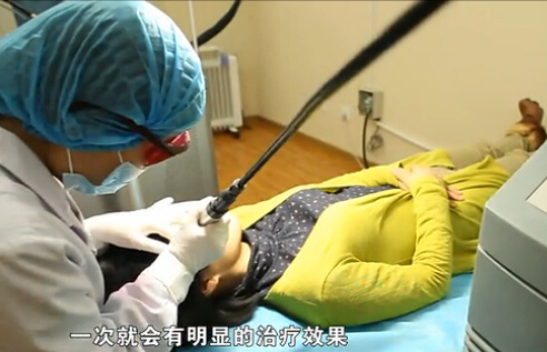 胎记拍婚纱照,肩膀有胎记怎么拍婚纱照