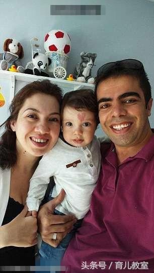 刚出生的婴儿额头有大块红色胎记，妈妈看一眼后竟热泪盈眶！