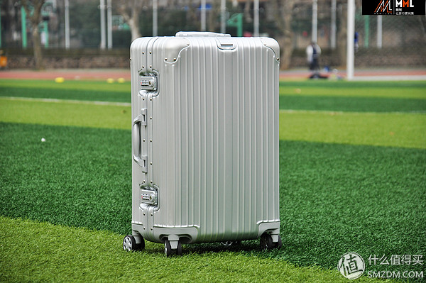 国产箱包性价比高,国产的箱包拉杆箱
