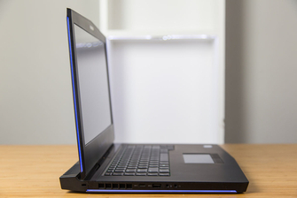 真的只有变“丑”了？简评2016款Alienware15