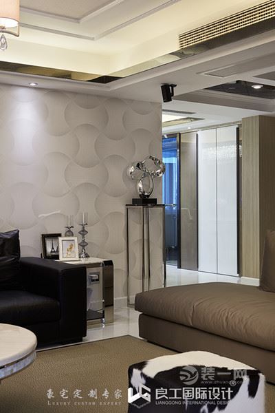 乍一看黑乎乎一片类似何以笙的家杭州江南文苑大户型装修